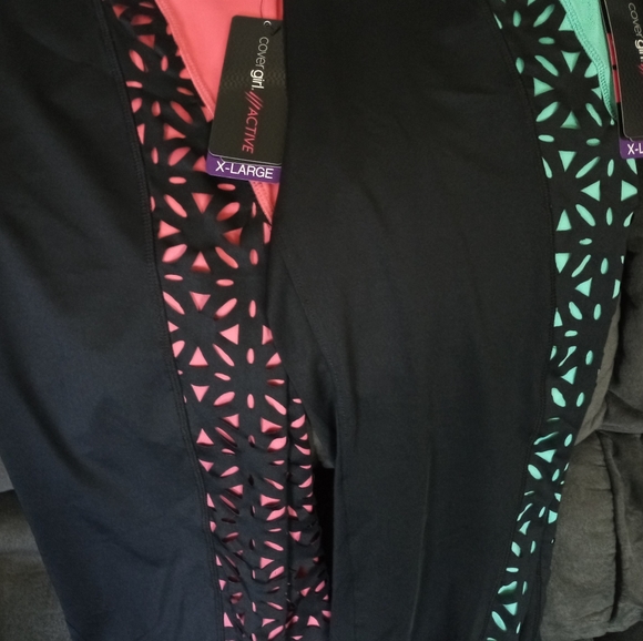 Nwt Cover Girl Active Wear Capris 2 pairs sz Xl - Picture 1 of 3